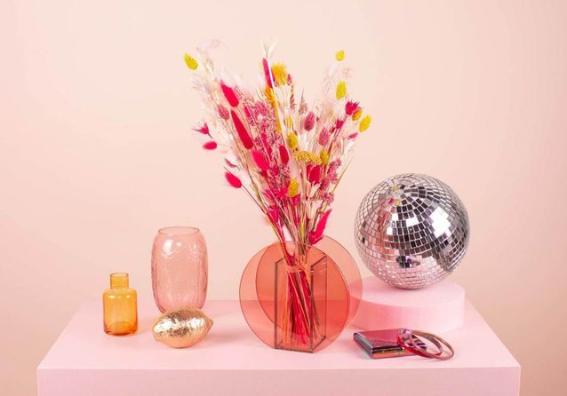 MySoPlus's tweet photo. #VuAilleurs La fête des amoureux inspire les cœurs... Et la déco ! En panne d’idée cadeau ? Suivez le guide. ➡️  https://t.co/7qEXSlklRi https://t.co/mWnfBFdml5
