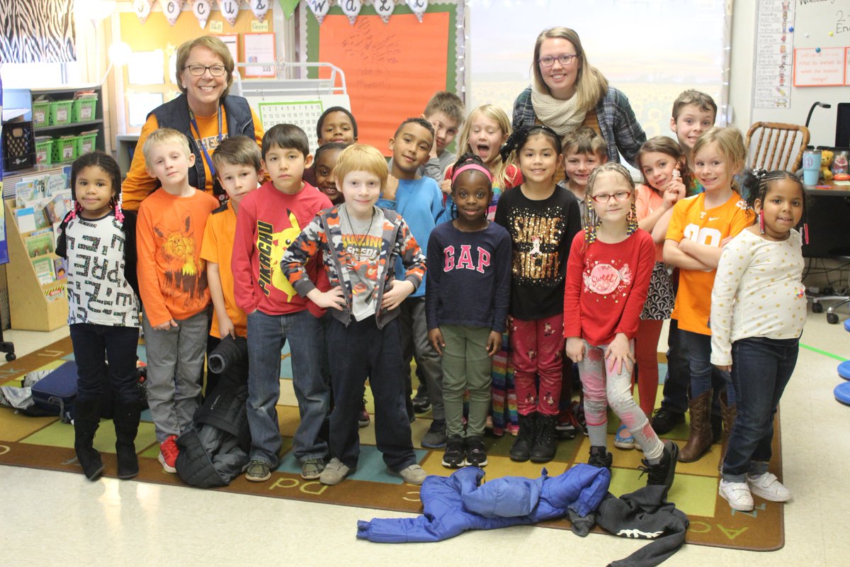JMaryanski's tweet photo. Orange family celebrating together after @jrmusic_bma gave them an amazing compliment.  Kindness week!  @fearless_in_1st @norris1bb @BMAWindyC #beaumontfamily https://t.co/WVuFS1mSZm