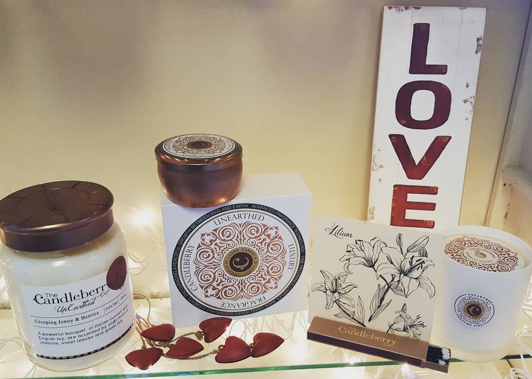 LisaClarkLive's tweet photo. Still no Valentine idea? Let me take from here. unearthedcandles can you even describe Lilium? Gorgeous.. #unearthedcandles #candleberry #greatgift #valentines2019 #simplecharm #shoplocal #georgetownky #dtowngtownky
๐ท @simplecharmky https://t.co/3sCw8CO6LI