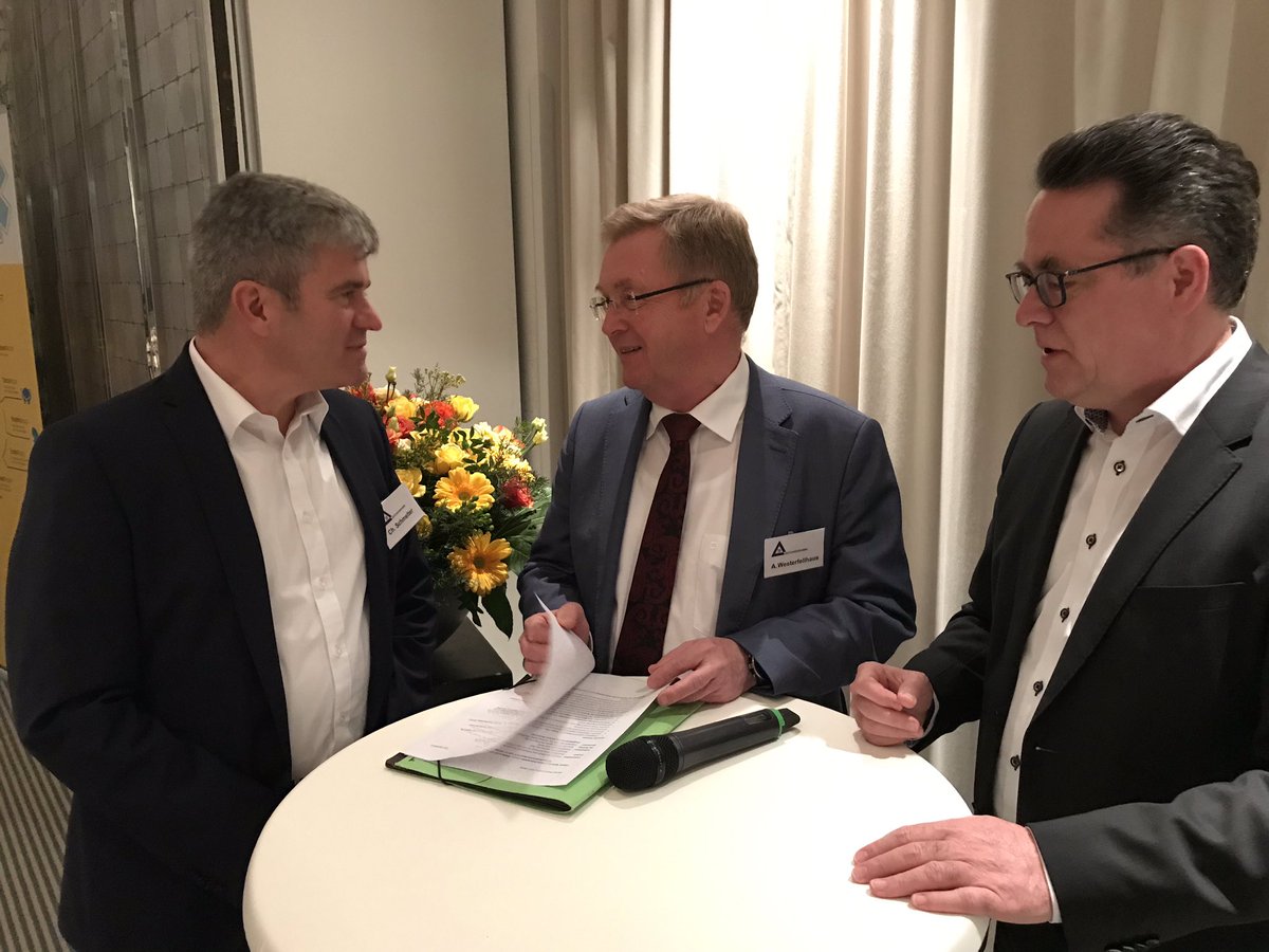 Pierre_Meier's tweet image. Gala #Entscheider-Event im @industrieclub verspricht eine spannende Dinner-Battle, gute Gespräche und attraktives Essen!