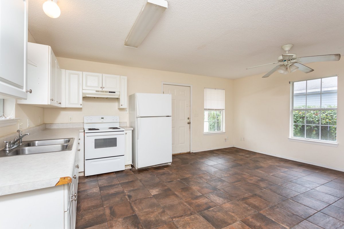 👀Investor Alert! Cute 3 🛌 ranch home with great potential! This home has an open concept living, dining &amp; kitchen area. Kitchen has some updates from 2016  For more info:
Justin Creel
Keller Williams Gulf Coast
The Creel Group
850-530-7799
creeljd@gmail.com Less