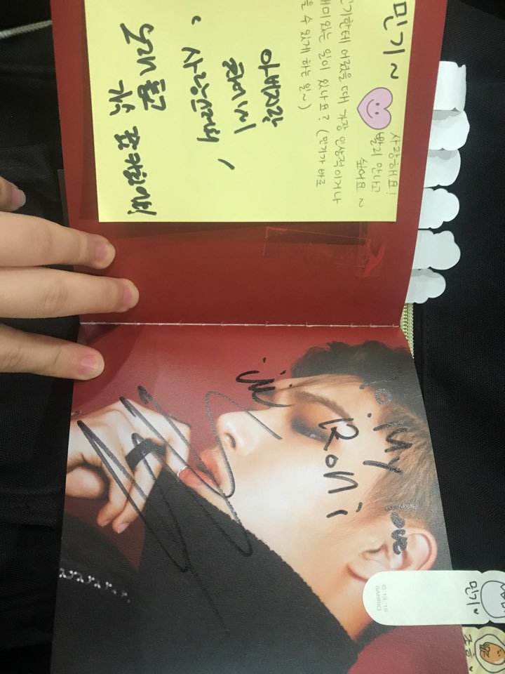  190209 Mingi Fansign slot Q: What's the most funny/ memorable event from your childhood that makes you happy?A: His most impressive or funny thing in his childhood is listening to songs in the car with his dad. (Song’s name is 사랑스러워 - Lovely)