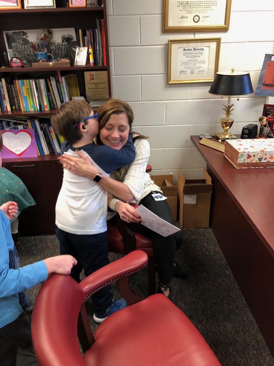 echolsvhcs's tweet photo. Sweet friends #ValentinesDay @VHElemEast @richardsonml https://t.co/xVJFpDAmOu