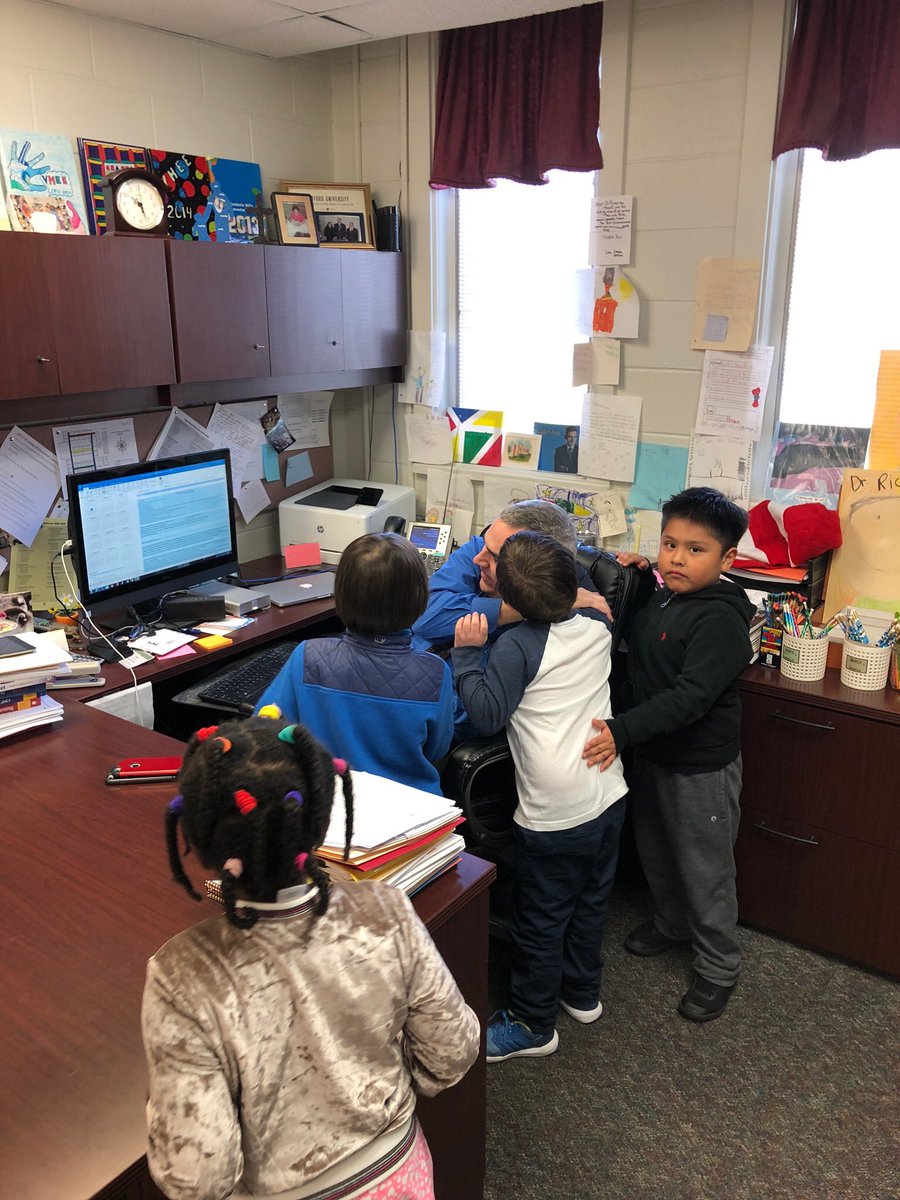 echolsvhcs's tweet photo. Sweet friends #ValentinesDay @VHElemEast @richardsonml https://t.co/xVJFpDAmOu