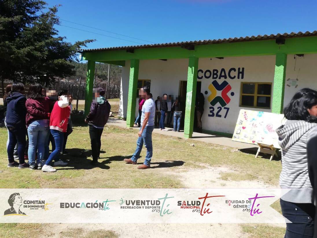 comitan1821's tweet photo. Atendiendo las instrucciones del alcalde de Comitán, Emmanuel Cordero Sánchez, las direcciones de Educación, Salud, Equidad de Género, y Juventud, Recreación y Deporte, llevaron la “Campaña de Prevención del Acoso Escolar” al plantel #327, en el Ejido La Floresta.
#ComitánEresTú https://t.co/Q5kQHTNIgJ