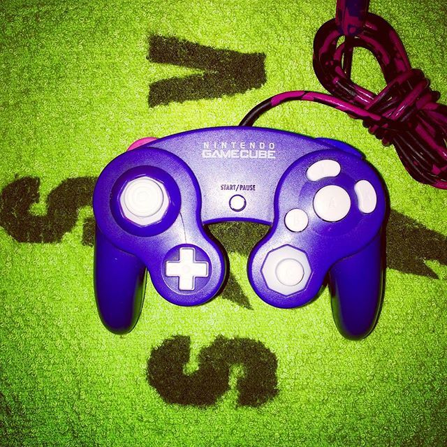 supersmashvan's tweet photo. Found an original cheap added white buttons. #GameCube #ngc #customcontroller #customgaming https://t.co/39O6xZhK1M https://t.co/m7y4pYA3SR