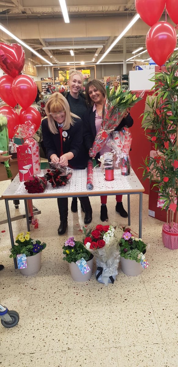 Gerrards Cross has Valentines all wrapped up!!! Love to all our fans.......⁦<a href="/ShirleyShirls62/">Shirley💙</a>⁩