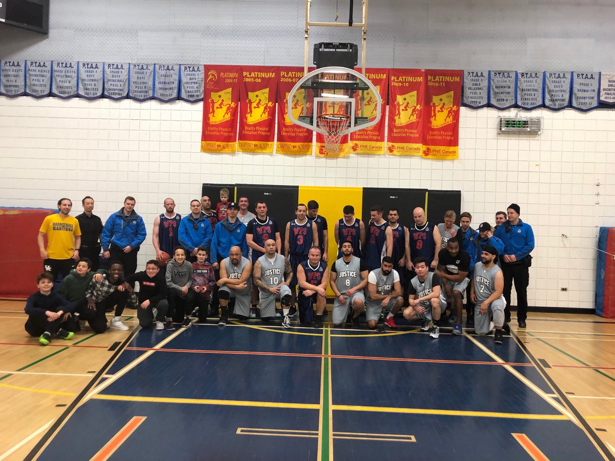 LindenMeadows's tweet photo. What an exciting lunch hour today with a Justice versus Winnipeg Police basketball game! These men and women of service are Super Hero’s! ⁦@ManitobaLETR⁩ ⁦@wpgpolice⁩ https://t.co/coXWiN6qwd