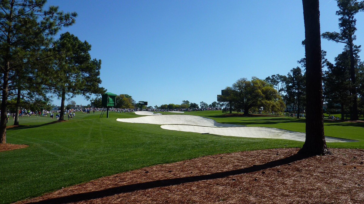 Vision4Sport's tweet image. Blue skies and the greenest fairways 😍 #augusta #themasters