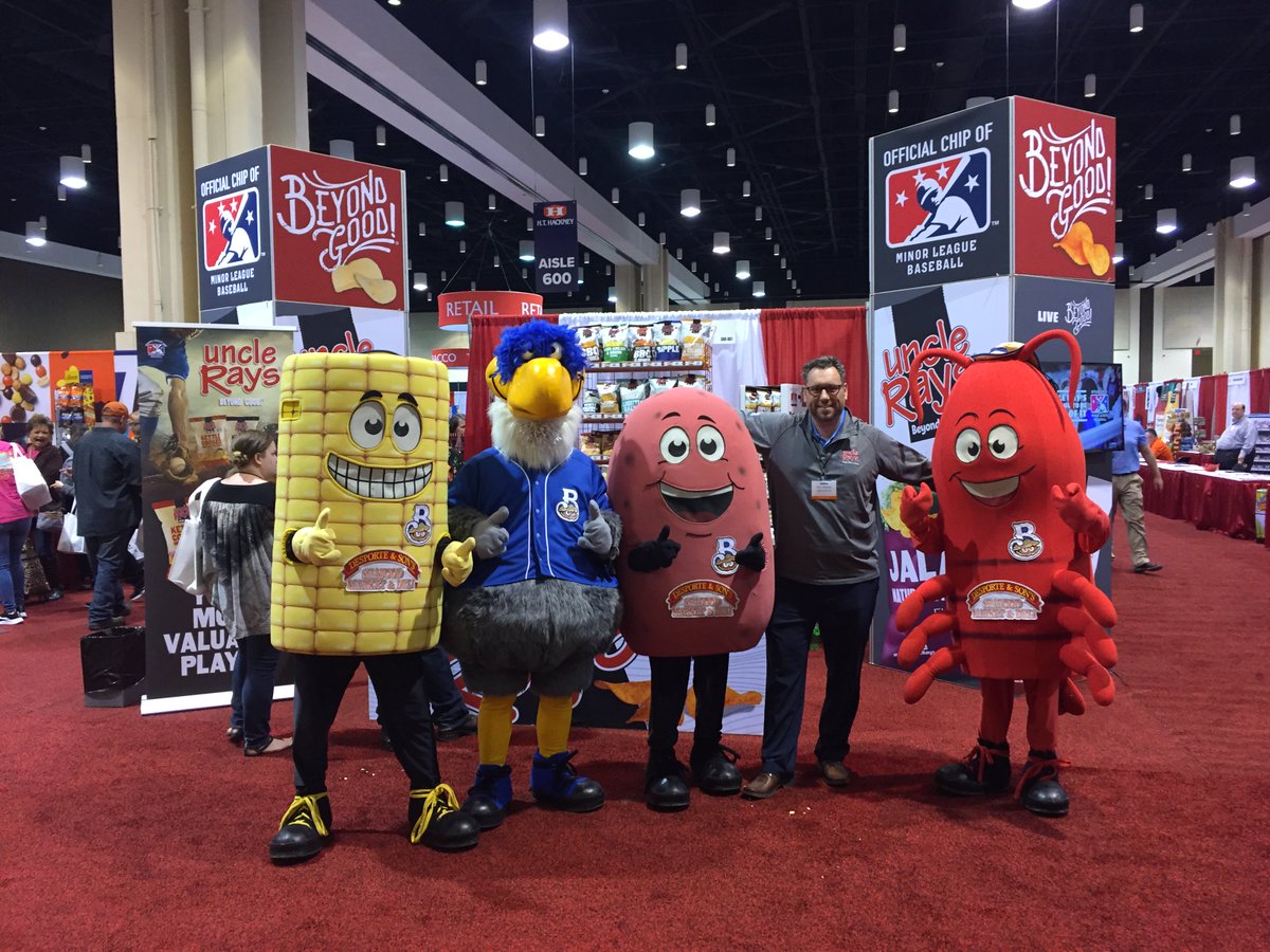 SchoonerSeagull's tweet photo. Flew by the H.T. Hackney Trade Show today in Biloxi with my crawfish boil buddies to see our friends at @UncleRaysWay! https://t.co/MRR4JeVGI6