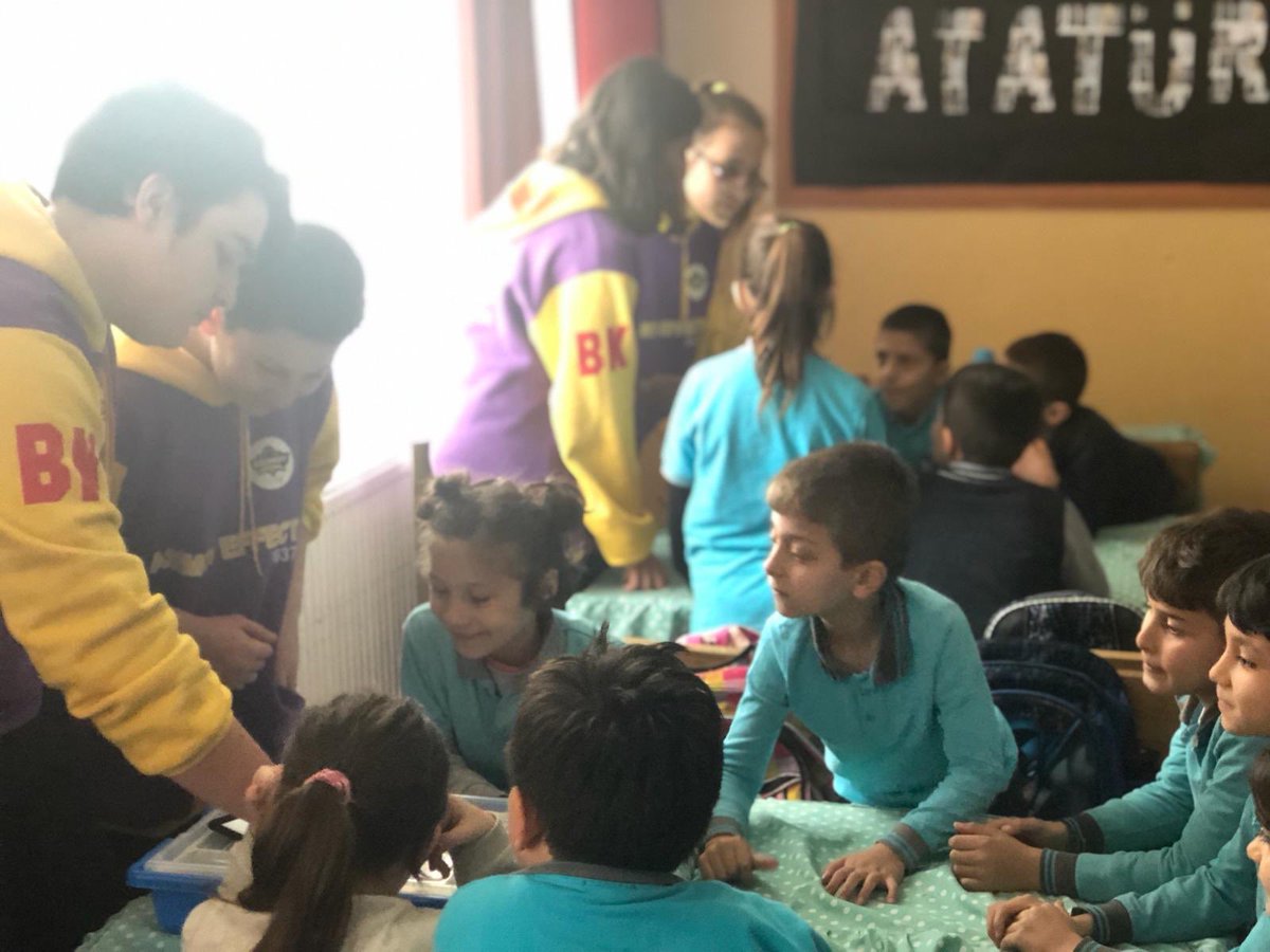S.i.S ( Stem in Sinop ) projesi kapsamında ziyaret ettiğimiz okullarda ortaklık yaptığımız MissionFIRST sunumlarımızı gerçekleştirerek STEM ve FIRST ruhunu şehrimizde yaymaya devam ediyoruz <a href="/frc4thdimension/">4th DIMENSION 6429</a> #MissionFIRST 💛💜<a href="/sinopbahcesehir/">Bahçeşehir Koleji Sinop Kampüsü</a> <a href="/brsmert/">Barış Mert</a> <a href="/hakanaltunsoy1/">hakan altunsoy</a> <a href="/vbezircioglu/">volkan bezircioğlu</a>