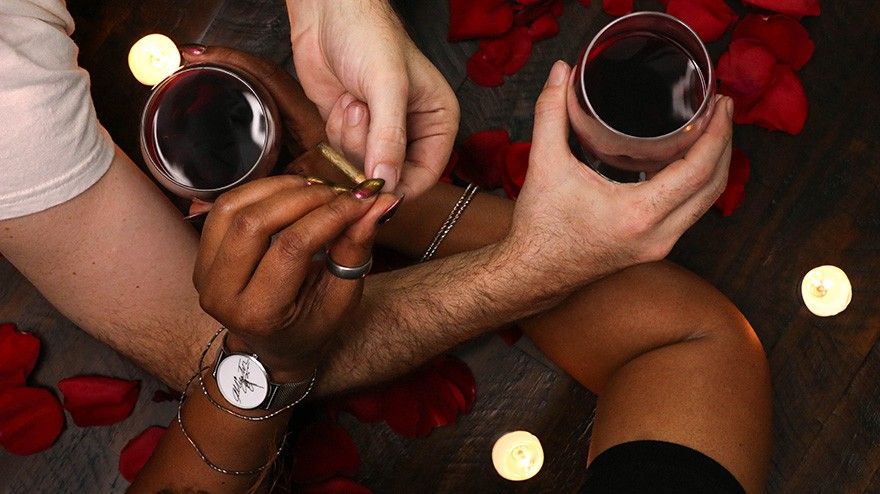 MDelivers's tweet photo. Looking for a date idea for your smoker sweetheart? Click the link and comment your favorite date idea! 💚 https://t.co/twtV8p7iIu https://t.co/RfkgMbnSMk