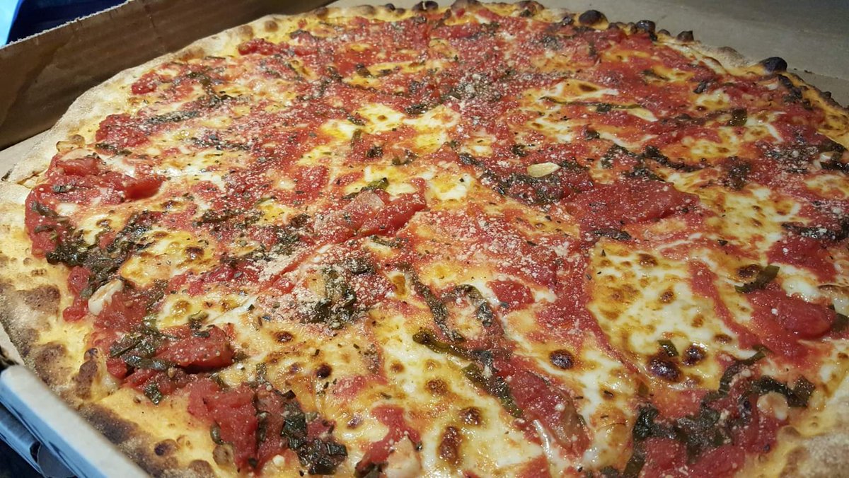 PiesanosSFP's tweet photo. This is our Rustica Pizza! It features Ultra Thin crust, sliced provolone, our freshly made roma tomato sauce & parmesan cheese. This is authentic old world style pizza! #Piesanos #RusticaPizza #StoneFiredPizza #PintsandPies #GainesvilleFL #OcalaFL https://t.co/3kXMZSc5bJ