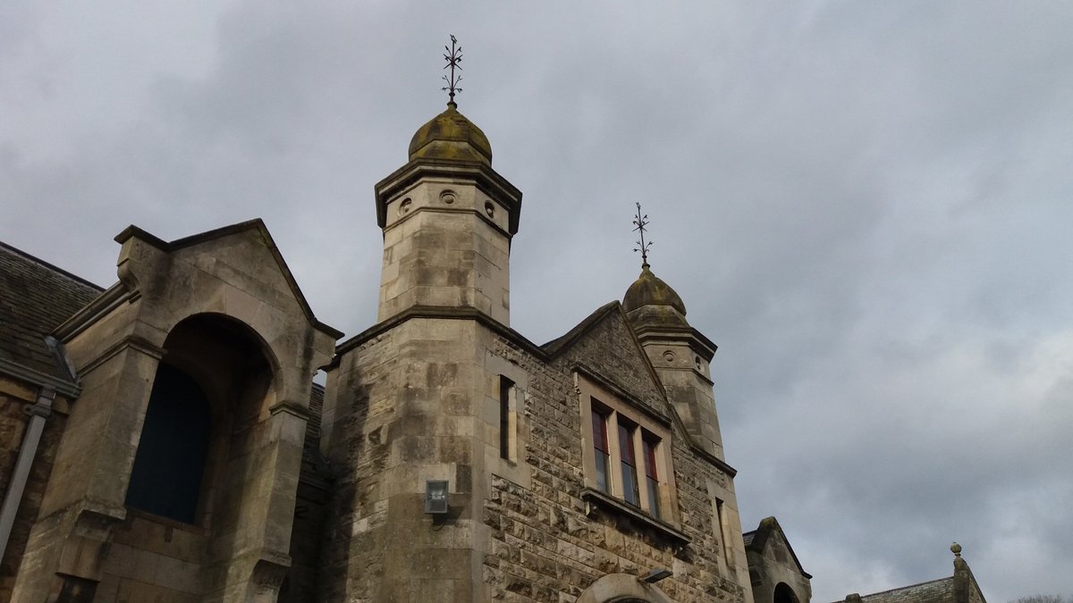 nncconstruction's tweet image. Another beautiful day @ThoresbyPark where 1st year Apprentices @nncconstruction @NNC_Worksop start setting up the storage and compound area and finishing off putting in datum points across the 172m long Walled Garden. #LearningAtItsBest #OnSite #OutTheClassroom #VisitorsWelcome