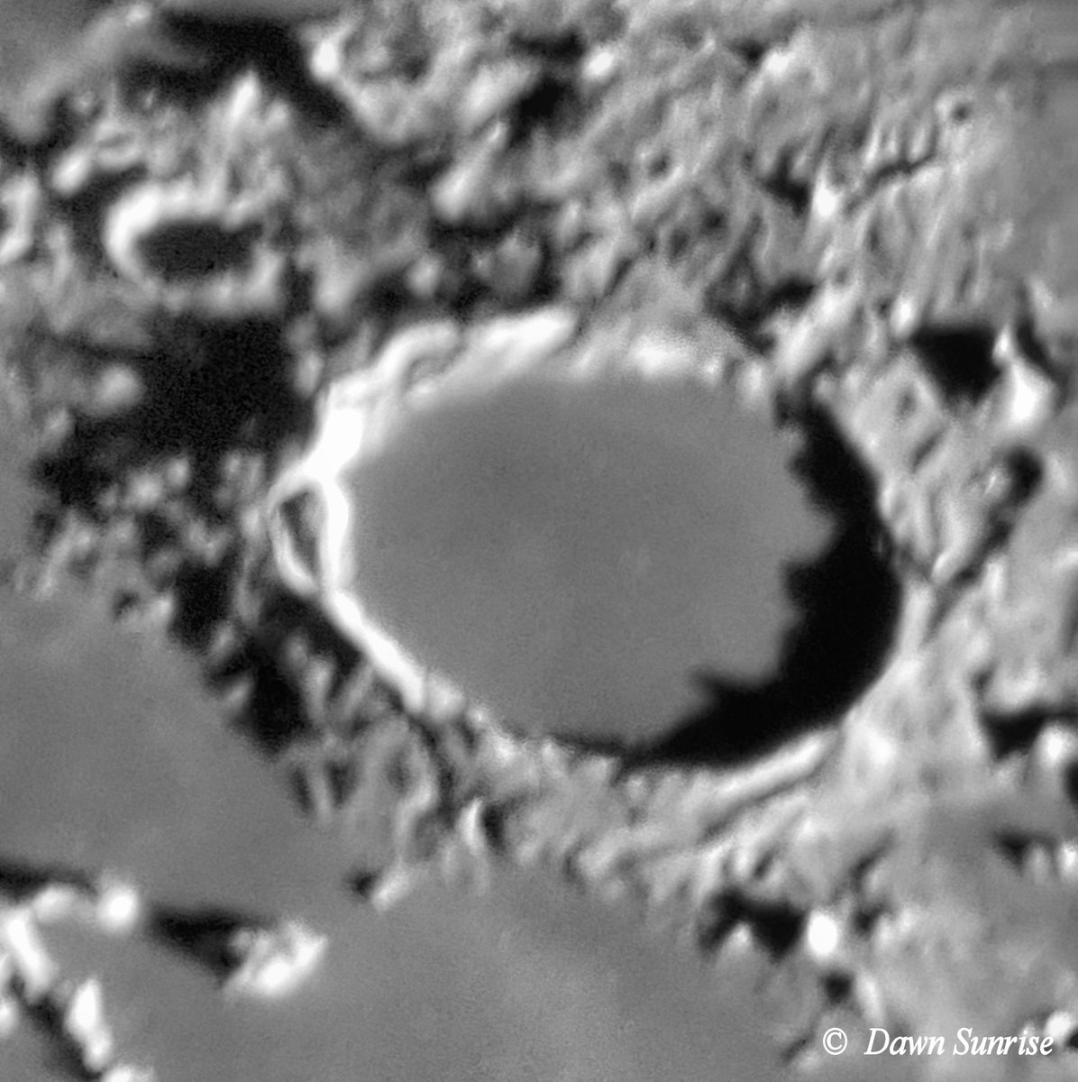 DawnSunrise1's tweet photo. A beautiful crater, as seen through a 16" computerised Meade telescope.
Just look at that shadow!
Photo taken by holding my phone against the eyepiece. Single image, cropped. (afocal technique). 13.02.19, Bedford, UK.
#LunarCrater #moonwatch #astrophotography #afocal https://t.co/W3pDFZQysR