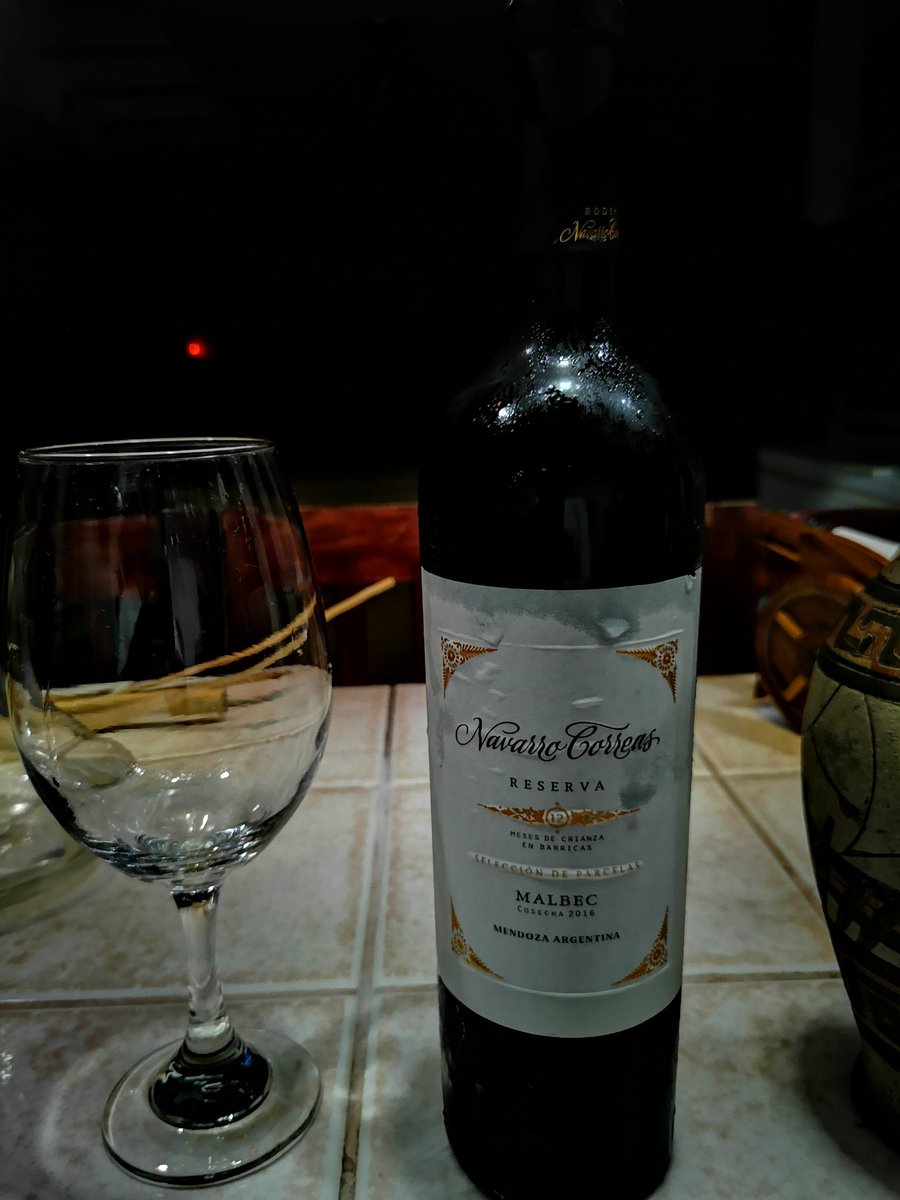 Dr_ivrecagu's tweet image. Hoy un #NavarroCorreas 
Reserva Malbec. 
Salud 🍷🍷