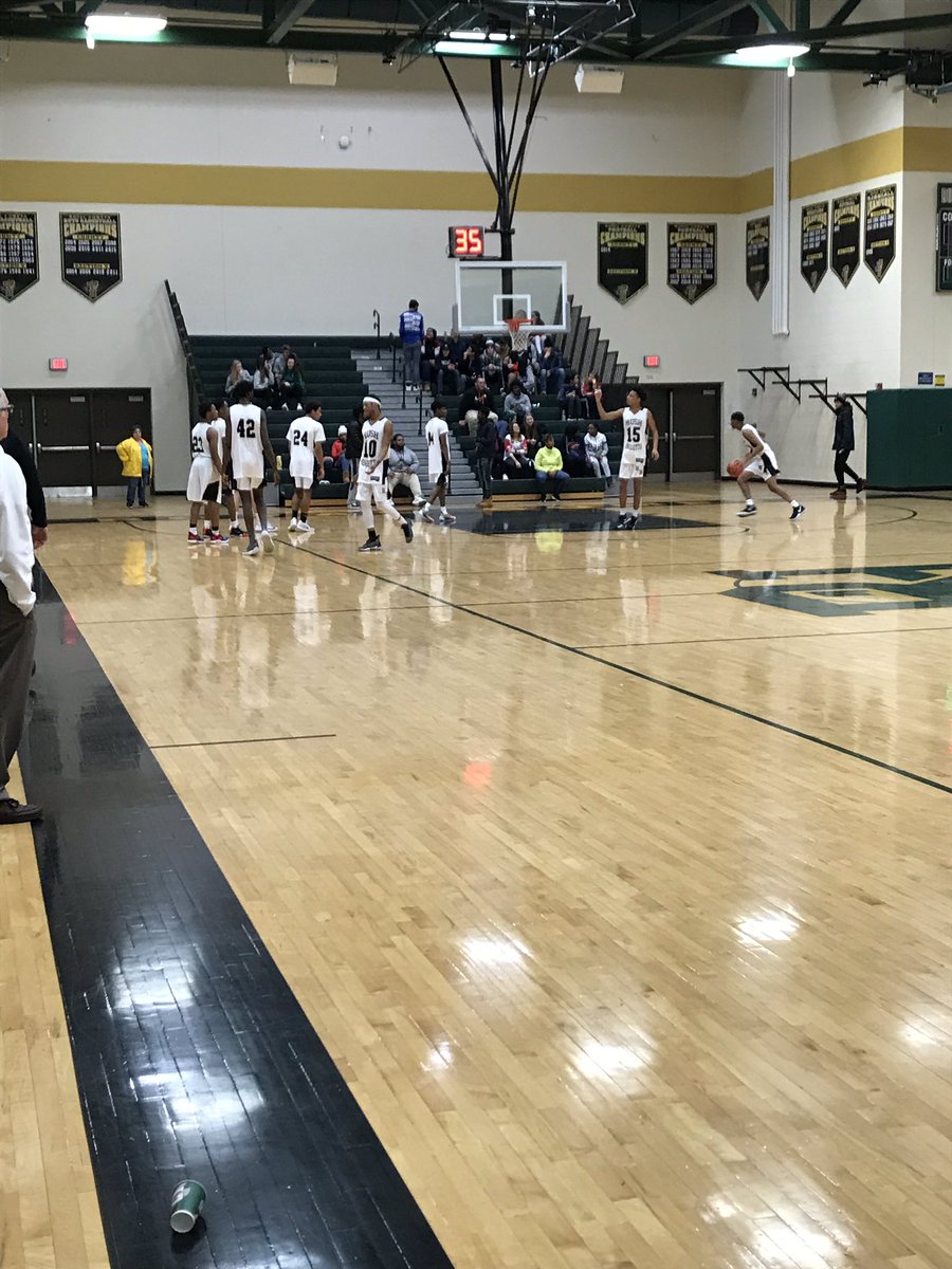 DinaStatho's tweet photo. Senior Night at RH. Congrats to the class of 2019 Cheerleaders & V BBall players!๐๐๐๐@RushAthletics #RHCometPride https://t.co/kqNQhdZI9O