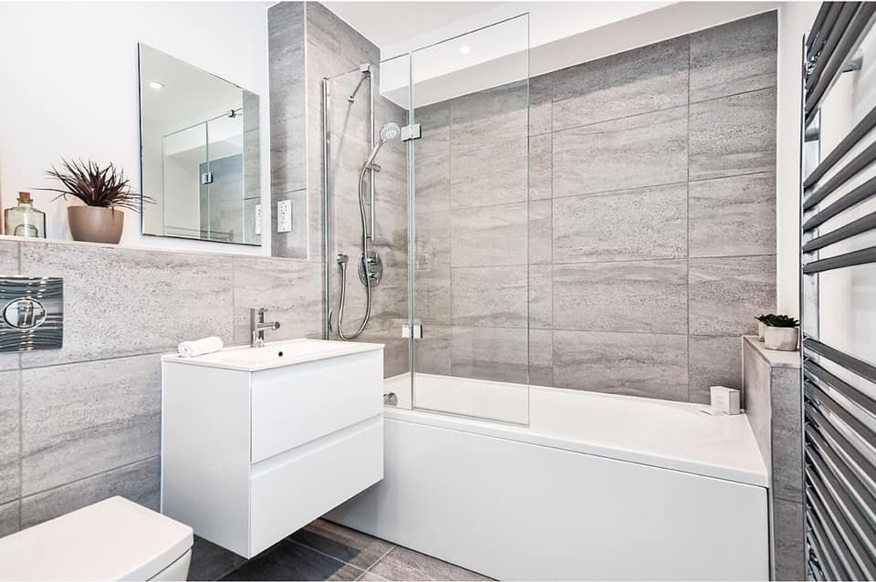TheBrodieGroup's tweet photo. Residents of Station Place will benefit from sophisticated interiors, ideal for 21st century living without compromising on quality. ⁣
⁣
Visit our website to arrange a viewing on one of our apartments, we have one penthouse remaining with Help To Buy available on all units. https://t.co/qdAlcaNGNv