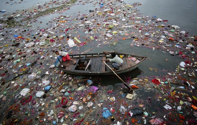 RT if you care about dying Earth

🌏 844,000 tons of cigarettes dumped into the environment yearly
🌏 Coca-Cola alone produces 110 billion plastic bottles yearly
🌏 K-Cups enough to circle Earth 10X thrown out yearly
🌏 437 million-8.3 billion plastic straws in the environment