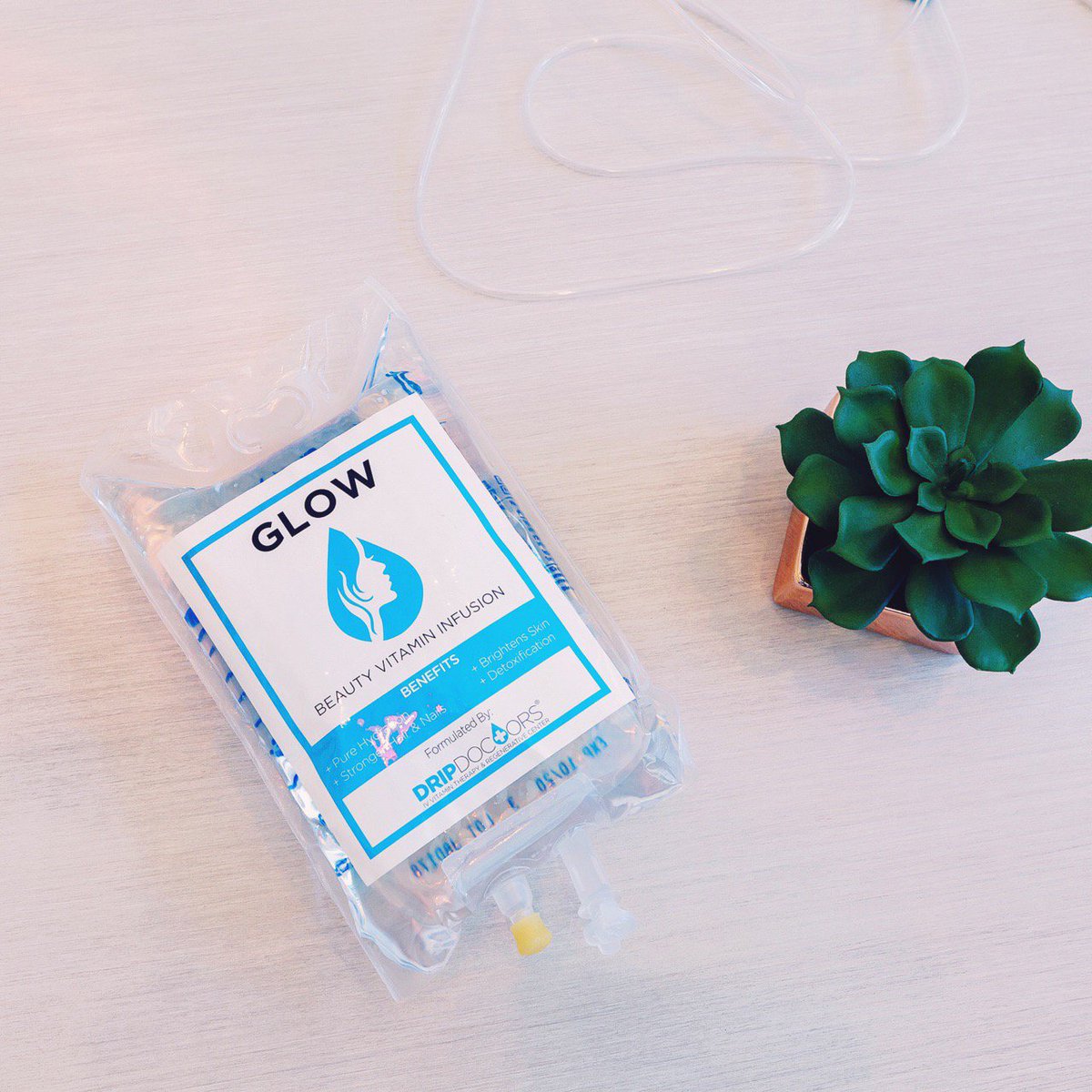 DripDoctors's tweet image. Glow inside and out with our 15% off of our BeautyDrip 💅 ⠀

Call us or stop by at any of our locations in #DTLA, #WestHollywood, or #Brentwood ‼️