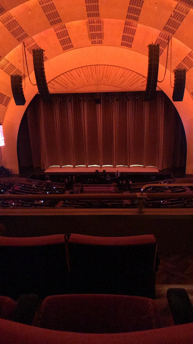 ChanteCharmane1's tweet image. What better way to begin my 12th #weddinganniversary #celebration than seeing my #alltimefavorite @IAMANITABAKER with my #hubby!!