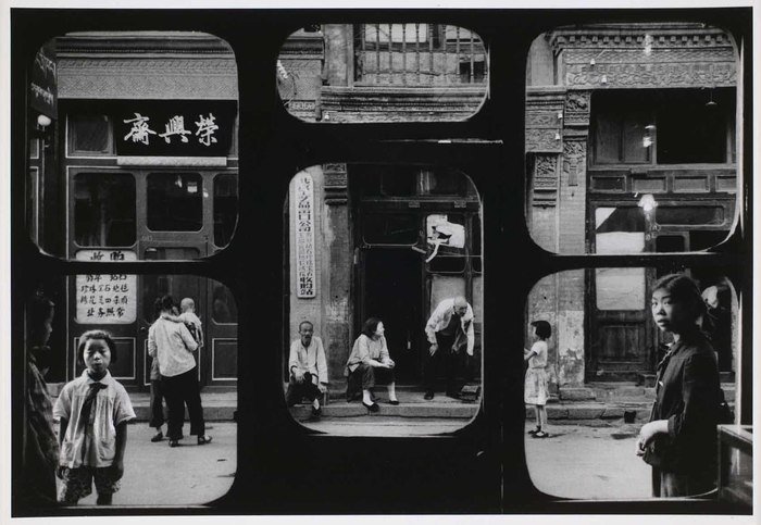“Taking pictures is savoring life intensely, every hundredth of a second.” 
— Marc Riboud #WednesdayWisdom
📷 Bejing, China, 1965 bit.ly/2GKNRMB
