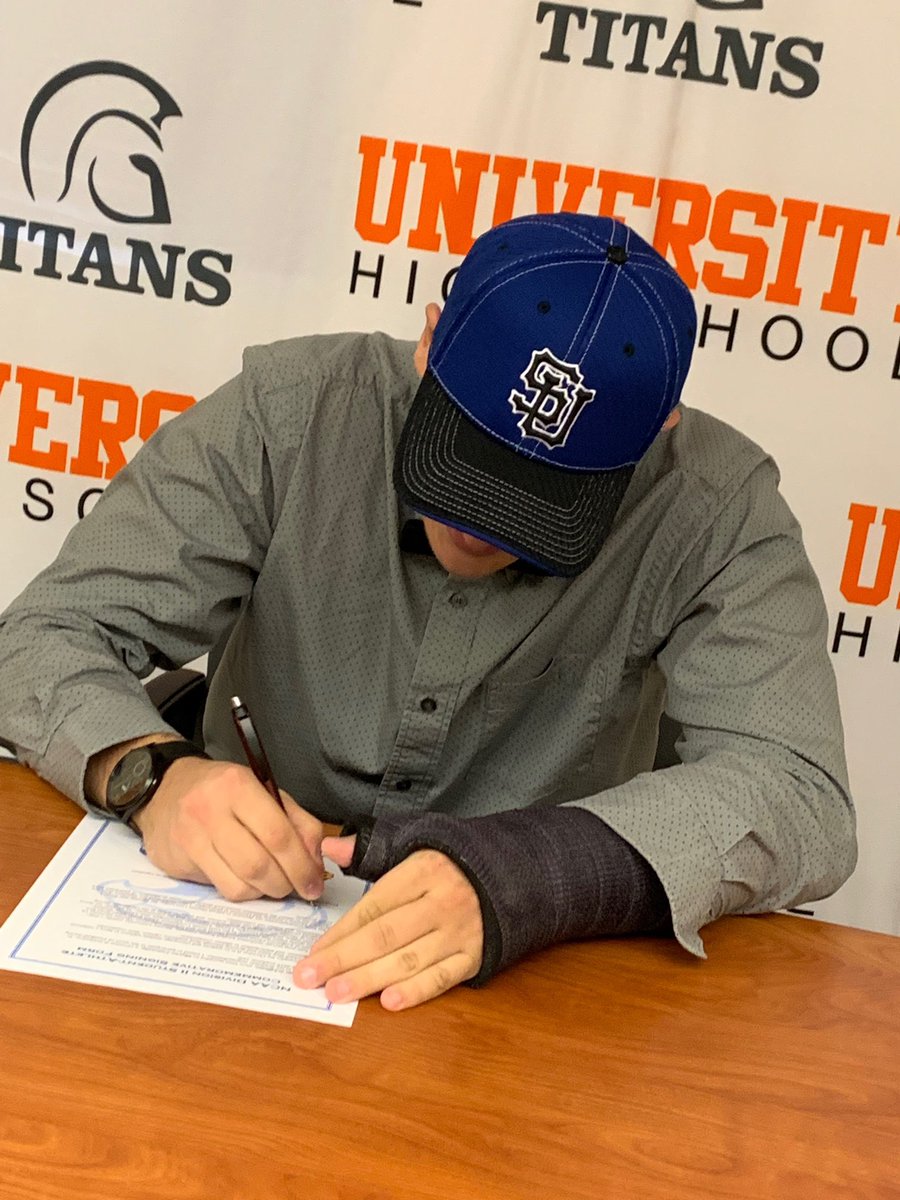 Schiffman66's tweet photo. I am happy to say I am 110% committed to Shorter University! Thank you to everyone who has supported me along the way to get here! 🔵⚪️🦅 https://t.co/kECDc13ZIy