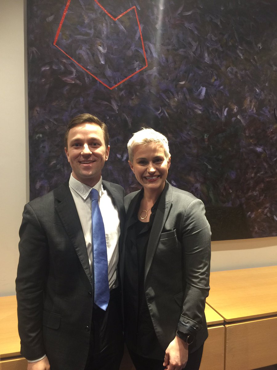 A real pleasure to meet <a href="/FineGael/">Fine Gael</a> prospective candidate for the European Parliament, community advocate and former Rose of Tralee winner @MariaWalshbiz. Maria would be an exceptional ambassador for Ireland in Europe. Another fresh voice in politics that this country badly needs.