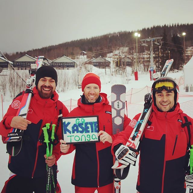 tongaskiteam's tweet photo. Tomorrow 10:00 am CET ⛷🇹🇴
Men‘s Giant Slalom Qualification Run @are2019 🤞 for Kasete to qualify for the GS on #friday
.
#tonga #ski #team #polynesian #skiing #racing #wcs #fisalpine #are2019 #sweden #snow #fast #training #coachlife #ichbinraus @schoe… https://t.co/r9Oc8c8C0D https://t.co/m91xtxsgh5