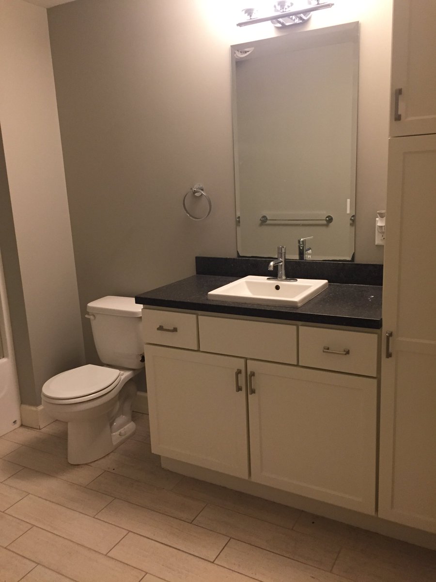 ArcadeUnion's tweet image. Just had a one bedroom come available for an Early March move in!
659 square feet on the 6th floor for $950 a month.  Call us at 563.324.9898 for a tour!  Hope to hear from you soon!