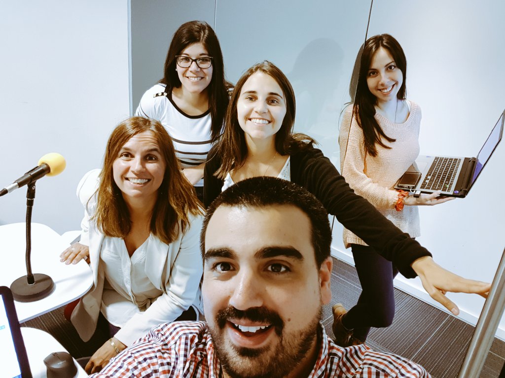 CucaPieri's tweet photo. #DiaMundialDeLaRadio 🎙🎧🎤¡Feliz y agradecida de haberlo vivido! 😍Gracias y arriba con tutti💪🏽 @Dale_QueEsTarde @GOLFenACCION @infouy @espectador810 @MGonzalez_OK https://t.co/2WeAUj9m1o