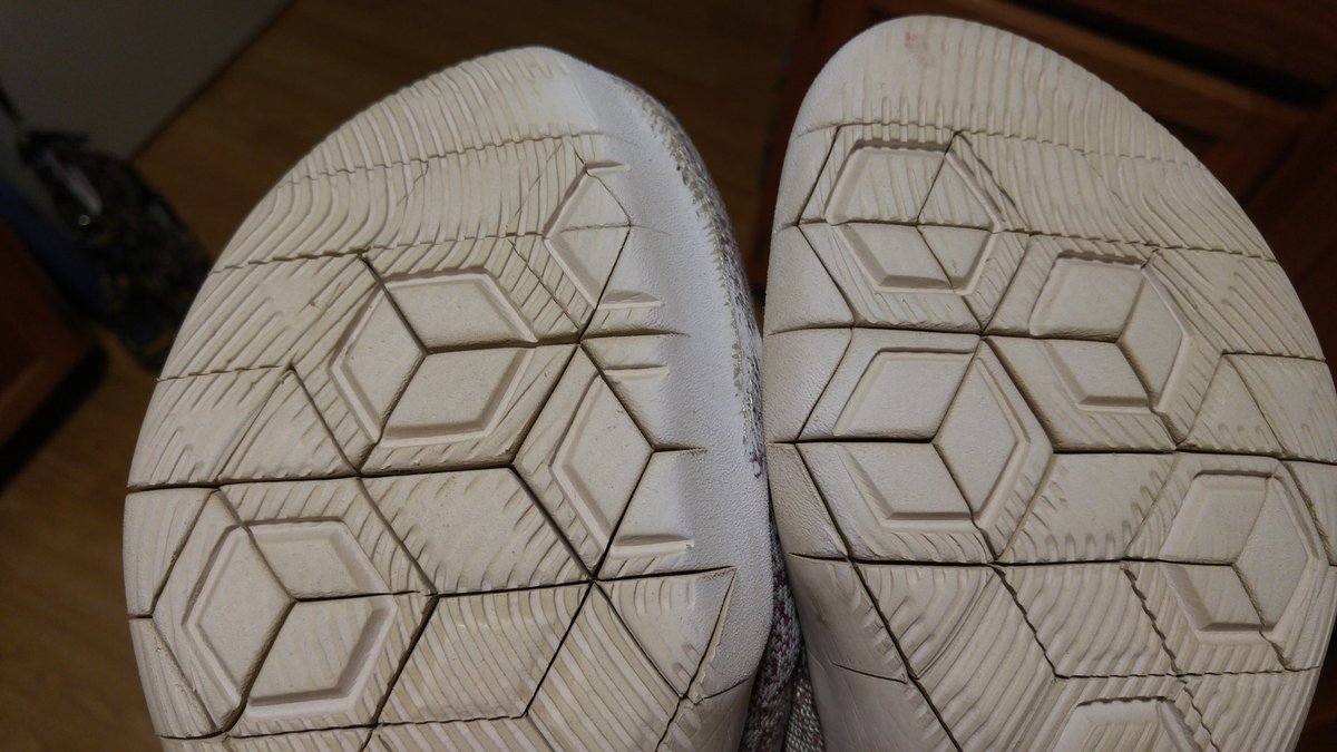 Aphillips082376's tweet image. Yesterday I got the "Mom I need new sneakers please." The life of a softball pitcher and her mom who needs to buy new sneakers.#pitcherproblems #softball