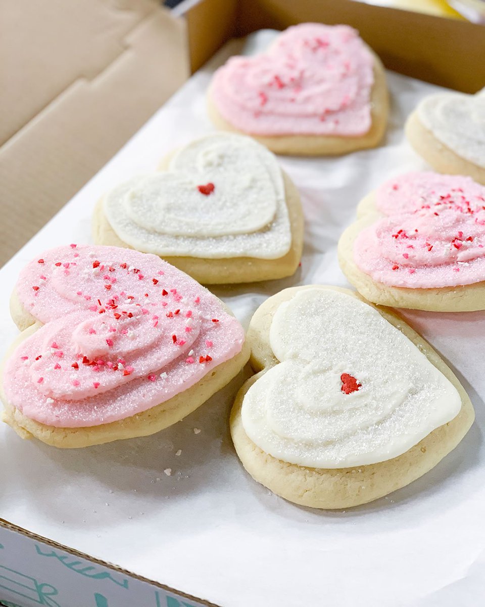 All the heart eyes 😍 for our jumbo heart Sugar Cookies! Have you ordered yours yet? We ❤️lovingly recommend you doing so-- these are in super high demand on Valentine's Day! See you soon! #sweettoothfairy #sugarcookies #valentinesday