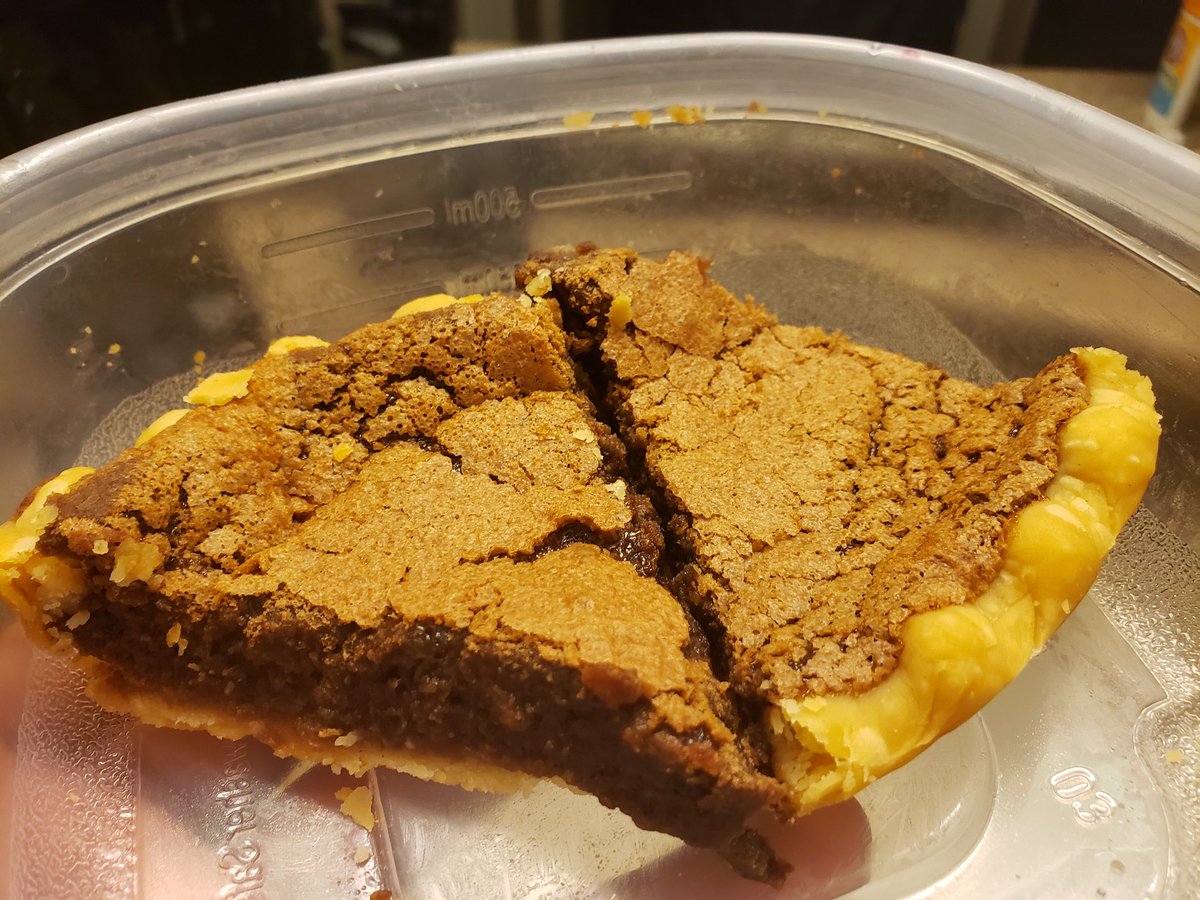 soulfoodscholar's tweet image. Just one benefit of being friends with @nanciemac: a gift of #chocolate #chesspie when she visits you!