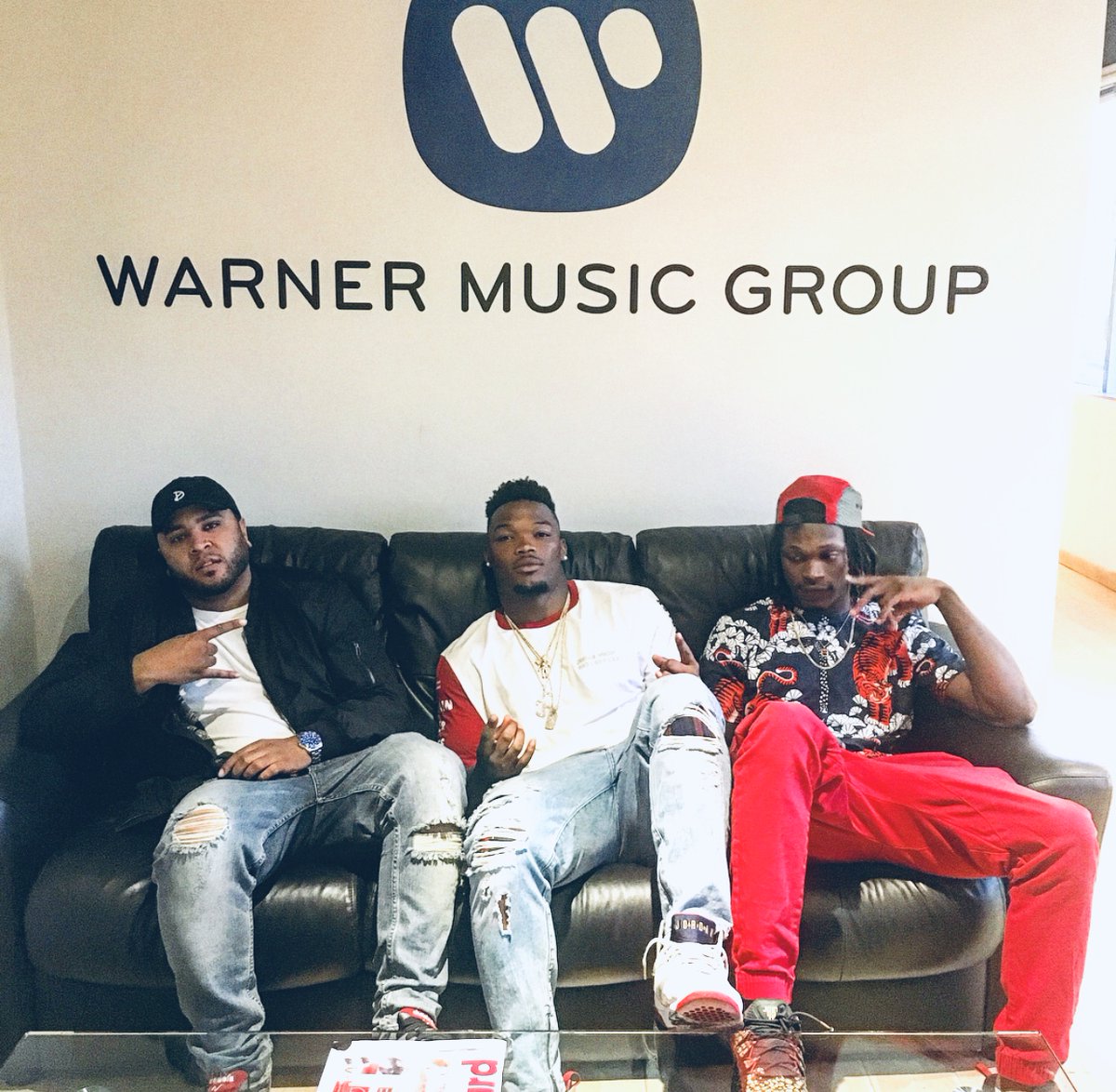 MusicShowcaseLA's tweet photo. A&amp;R's, Platinum Producers, Managers &amp; more will be at the March 2nd Showcase in Los Angeles, CA. You can have your music presented if you aren't able to attend! Artists &amp; Producers sign up below

Email: Showcase2019@gmail.com
or
https://t.co/NjqrMmUP1j https://t.co/xHduCUZ64O