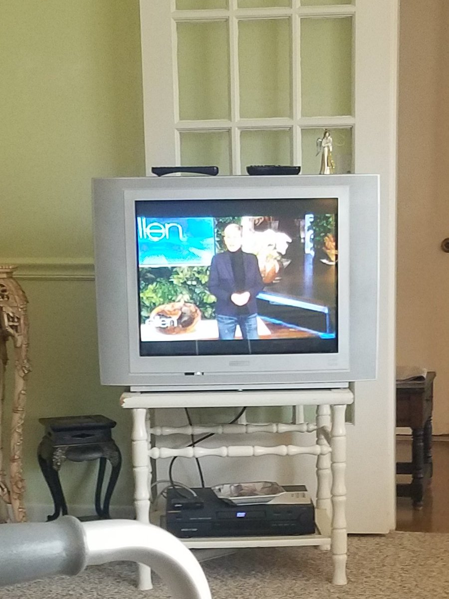 iamknh's tweet photo. @TheEllenShow just wanted to say Thank You, My Granny Loves to watch your show every day and I watch it with her when I am town #BondingwithGrannyoverEllen https://t.co/kcUapiNmQb