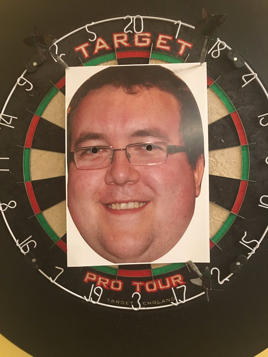 Thunder Gut getting the practice in @darts_st <a href="/sbunting180/">Stephen Bunting</a>