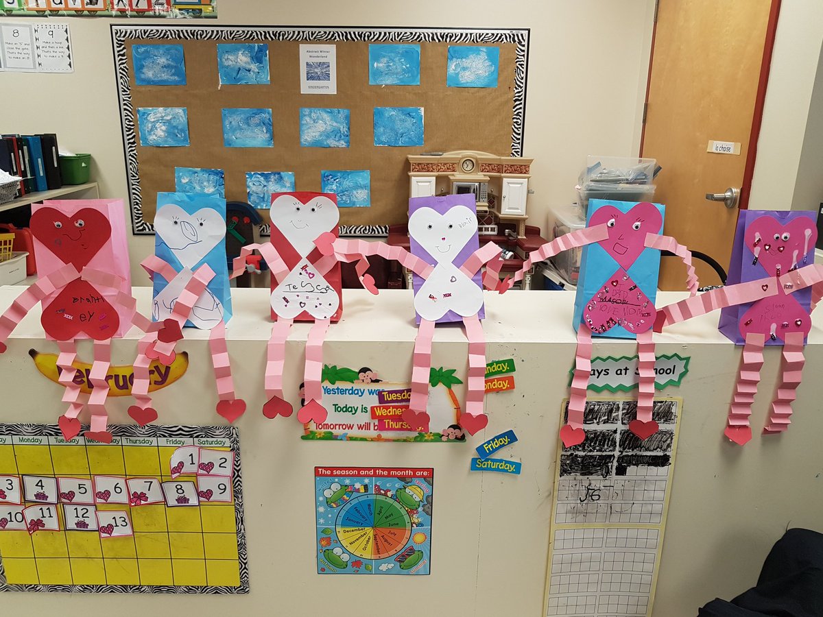 paullsclass's tweet image. A twist on &apos;Warm Your Heart Wednesday&apos;.  Love watching my gr.5/6 student interact with their Kinder Buddies. A great learning experience for everyone. 
@SELebrateYOU 

#parkwestsd #multigrade #grade5 #grade6 #SEL