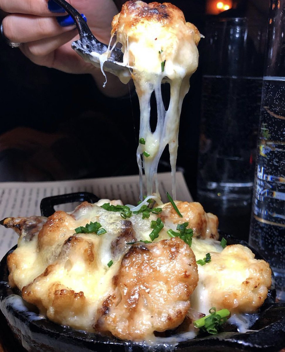 Get your gals together and treat yourself tonight! Our Cauliflower Mac’N Cheese is sure to please. 🍴💕 
#vinotapa #galentinesday #girlsnight #tapas #macncheese #cauliflower #winewednesday