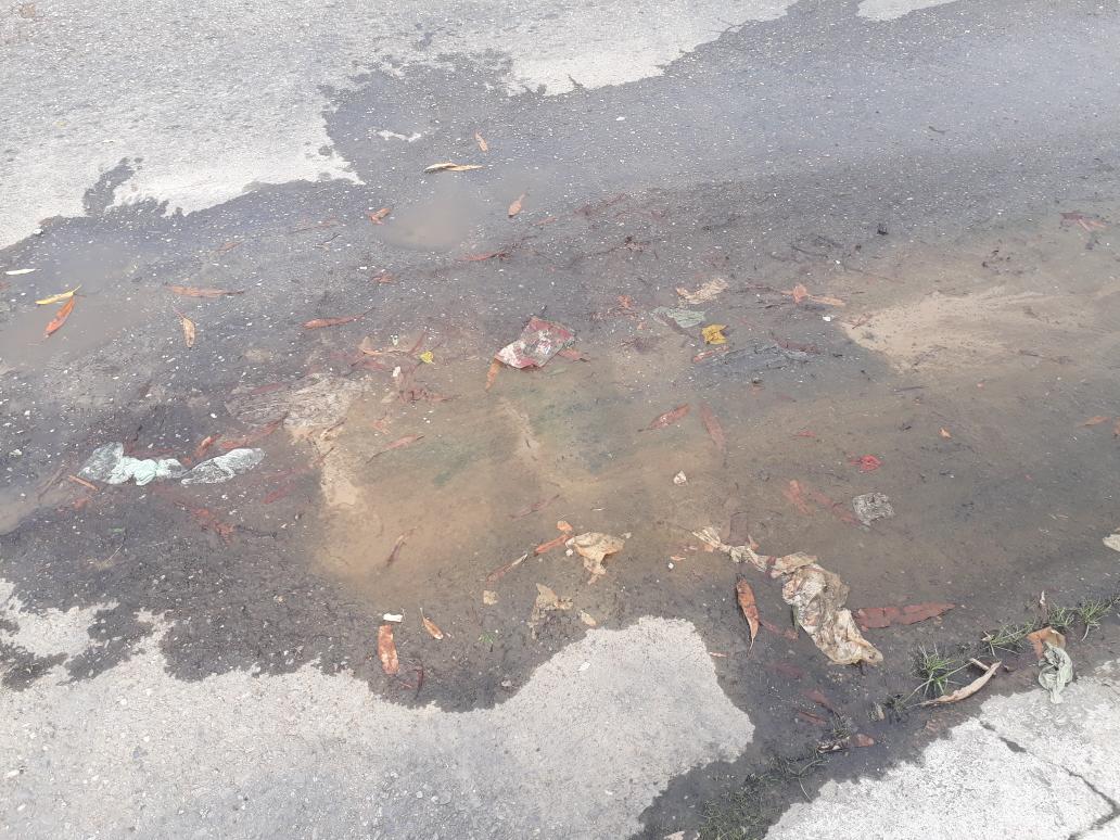 AkaChochi's tweet photo. Bote de agua en la calle 21 con 2da av, ya tiene mas de 5 meses y cada vez es mayor @aguasdeyaracuy https://t.co/YlEtPxLVKv