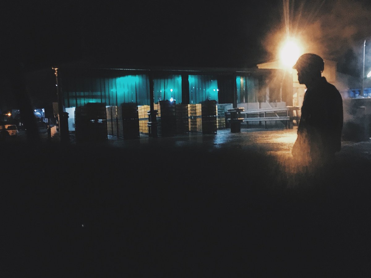 DevonAnimalSave's tweet image. Bearing witness at 2 Sisters in Cullompton, 1 million lives are taken here per week via the gas chambers and we will never stop the fight and raising awareness of their suffering, we have the power to make this world a kinder place for all lives 💚