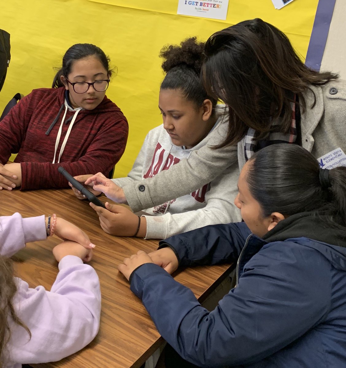 Monte Vista’s 7th Grade AVID students getting feedback on their PSA projects from our Tech TOSA and visiting experts from LACOE and Directing Change @mtviewschools #mvsdrocks #directingchange