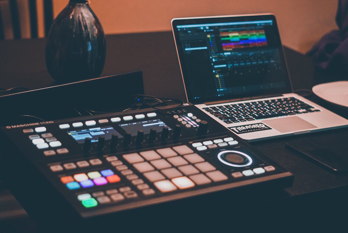 SoupGuroo's tweet image. Love the process ❤️💥 #maschinemasters #maschinestudio 
•
•
•
#playboicarti #migos #jnoblase #jnoshere #lilpump #lilskies #liluzivert #21savage #postmalone #producer #beats #Broward #la #losangeles #likeforlikes #6ix9ine #trippieredd #Lilboom #lakers #money