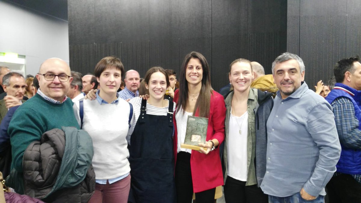 <a href="/naiaradiez6/">Naiara Díez</a> ek Euskal Kirolaren <a href="/deia_eus/">DEIA</a> sarietan "MVP Basket 2018" garaikurra irabazi du.

<a href="/naiaradiez6/">Naiara Díez</a> galardonada como "MVP Basket 2018" en los premios Euskal Kirola de <a href="/deia_eus/">DEIA</a>

Zorionak kapi! 👏👏👏