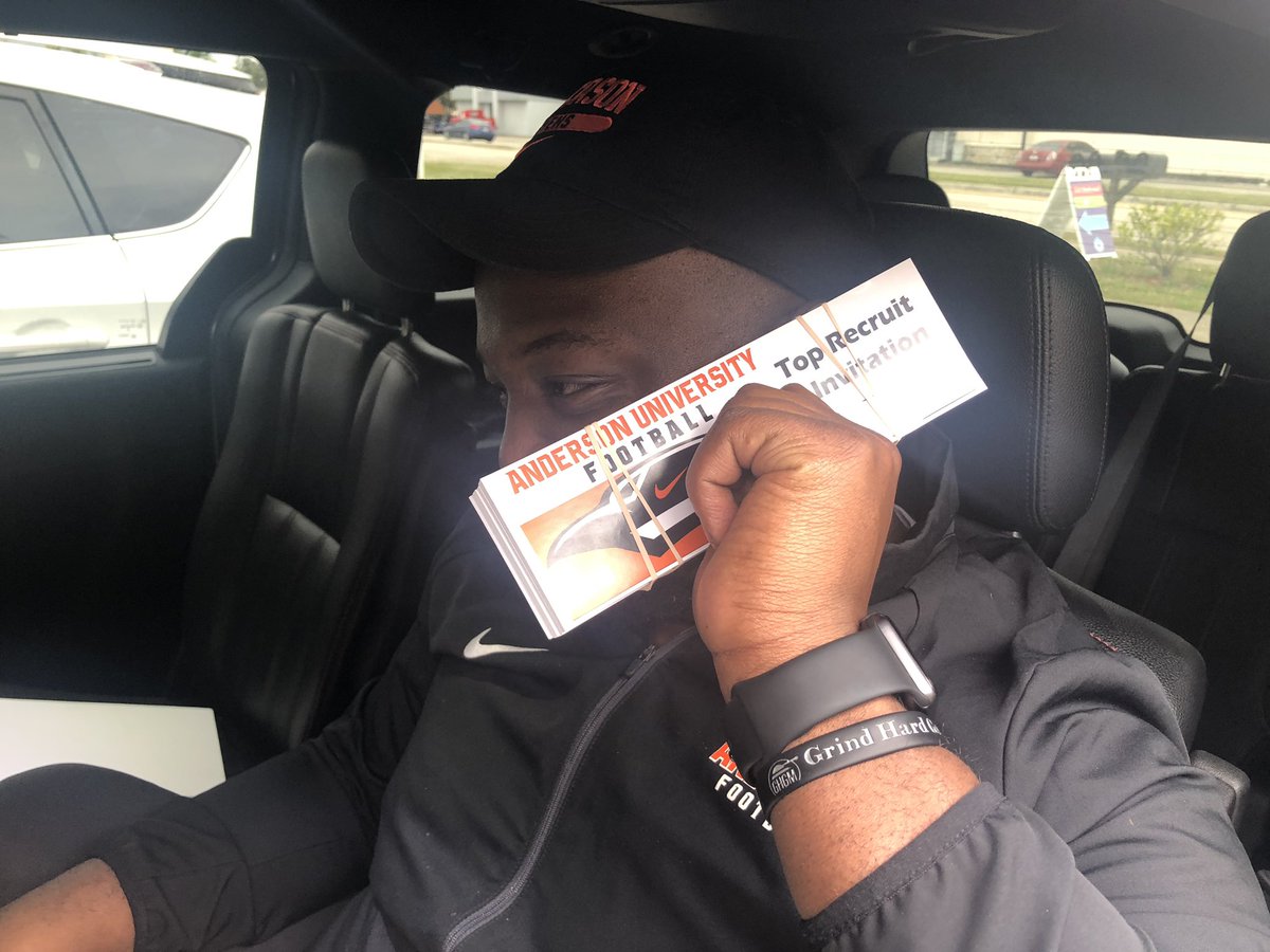 CoachSanders5_'s tweet photo. ATTENTION: Calling all Top Recruits in the state of Florida, @AUFootball__ is on the hunt for more Flo-Ravens! #ComeToTheAU 👐🏿 https://t.co/TdyVLxwo7x