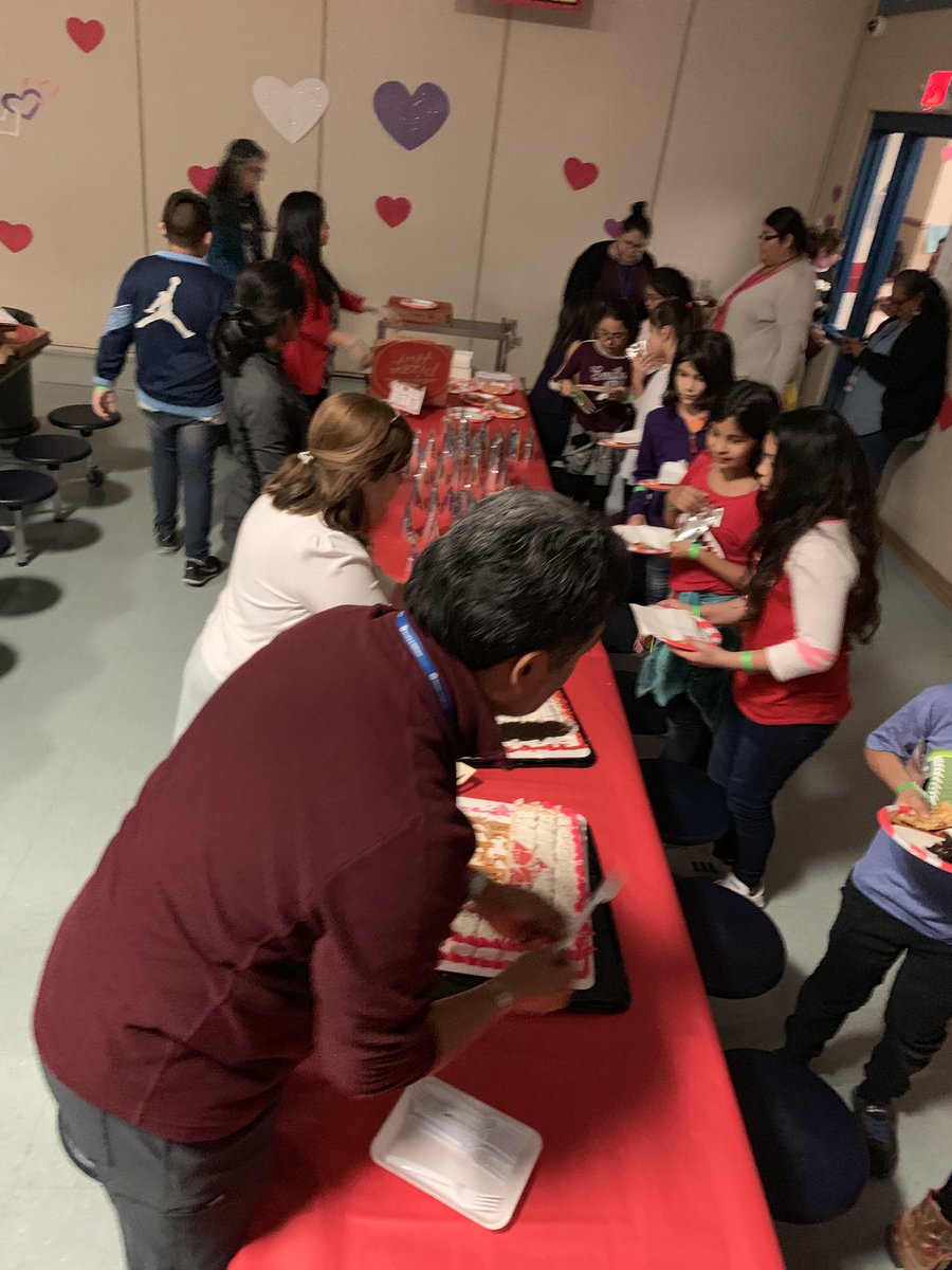metzelementary's tweet photo. Party in the house!!!! Valentine’s Dance @metzelementary #MetzistheBest 
@MetzPss @Boss_IE https://t.co/LBLy0beD4P