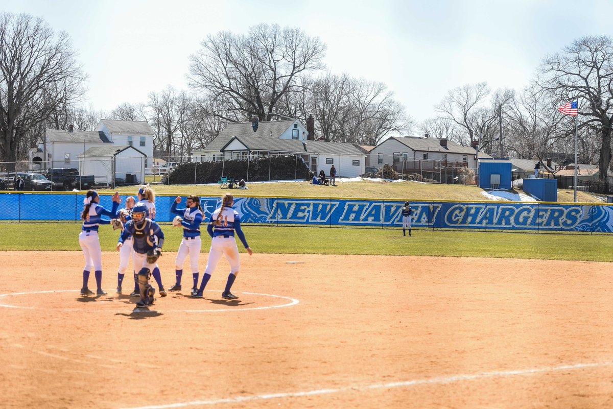 UNewHavenATH's tweet photo. Only ✌️more days until @UNHSoftball takes the field for the first time in 2019! 👏😃

Check out the season preview below! #GetChargedUp 🥎⚡️

📰: https://t.co/StnamOHNkc https://t.co/fm4hiUkkeN