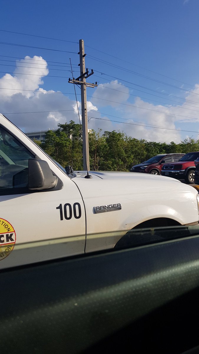 ricky_nauta's tweet photo. The old guy driving this #blackconstruction truck drives 25mph every morning.. and 20mph if he's on his two-way.

He is one of the reasons that traffic sucks. https://t.co/aY9J8oapoF