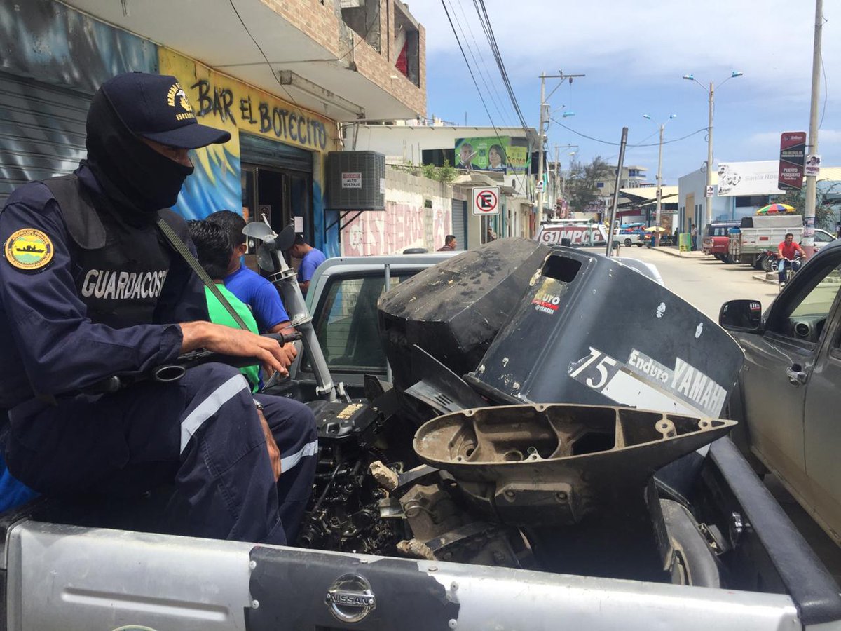 armada_ecuador's tweet photo. #Salinas| Capitanía de Salinas realizó operación de control en talleres de motores fuera de borda donde se decomisaron diferentes piezas que no presentan troquelados #FAAContigo #UCSELE #SoyMarino⚓ #CAPSAL https://t.co/27qFnebm1q