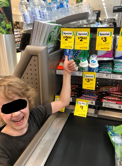 WePublicHealth's tweet photo. Pester Power - it's real and difficult to ignore! #JunkFood marketing is powerful and is undermining parent' efforts to create healthy eating habits. #ToxicFoodEnvironment #SavingLife2019 https://t.co/yasDKLbstP